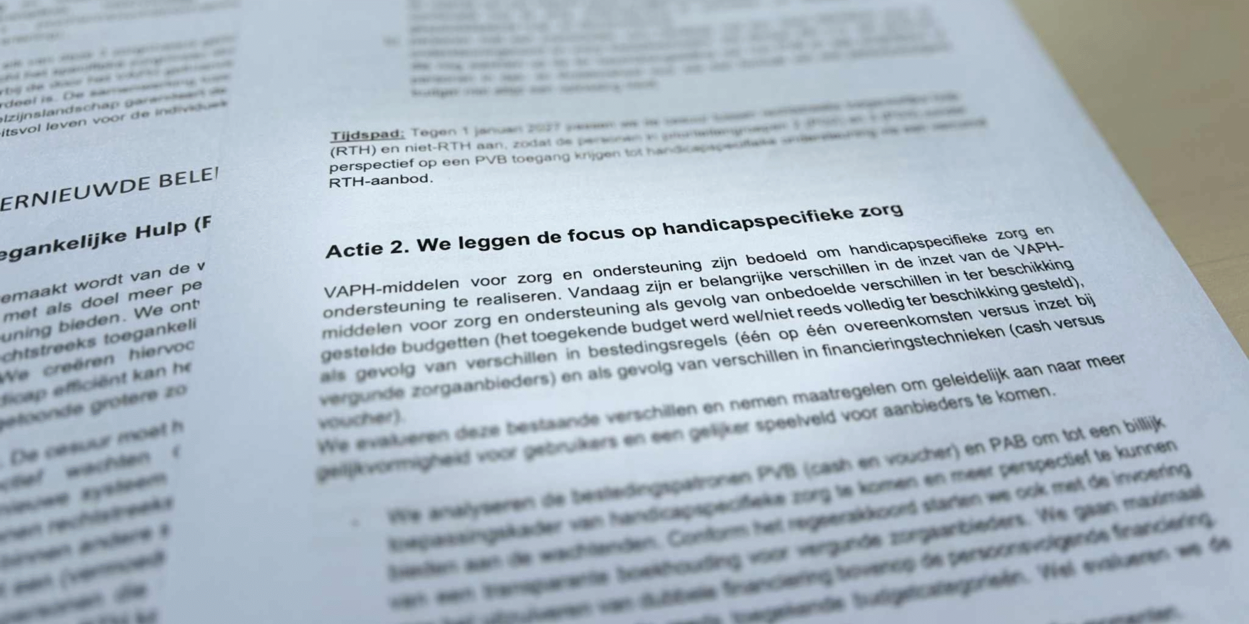 Foto van de conceptnota van minister Gennez, met extra focus op de woorden "handicapspecifieke zorg"