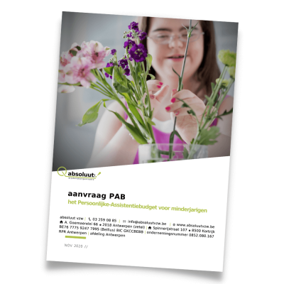 Voorkant van de brochure 'Aanvraag PAB - het Persoonlijke-Assistentiebudget voor minderjarigen'